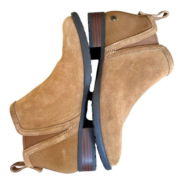 UGG Suede Chelsea Boots Tan Size 6 | New Without Box - Picture 2 of 7